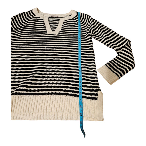 Gap XS Black and White Striped Knit Long Sleeve Pullover Sweater - Picture 7 of 8
